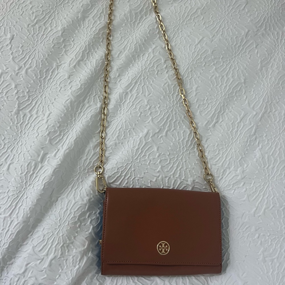 BROWN TORY BURCH CROSSBODY WALLET SIZE BAG